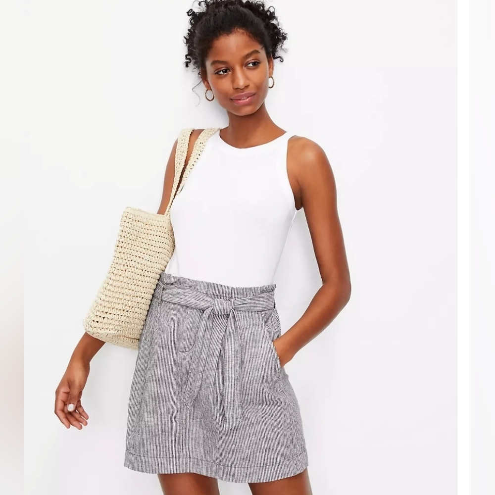NWT LOFT Stripe Paperbag Pocket Skirt tie Front Gray And White Size 2 - Picture 2 of 9